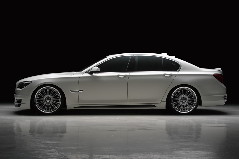 WALD BMW 7 Series F01 F02 Black Bison body kit full side profile showing WALD side skirts and lowered stance