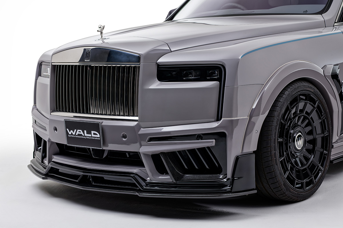 WALD Rolls-Royce Cullinan Series II front lip spoiler detail — carbon fibre lip and duct covers