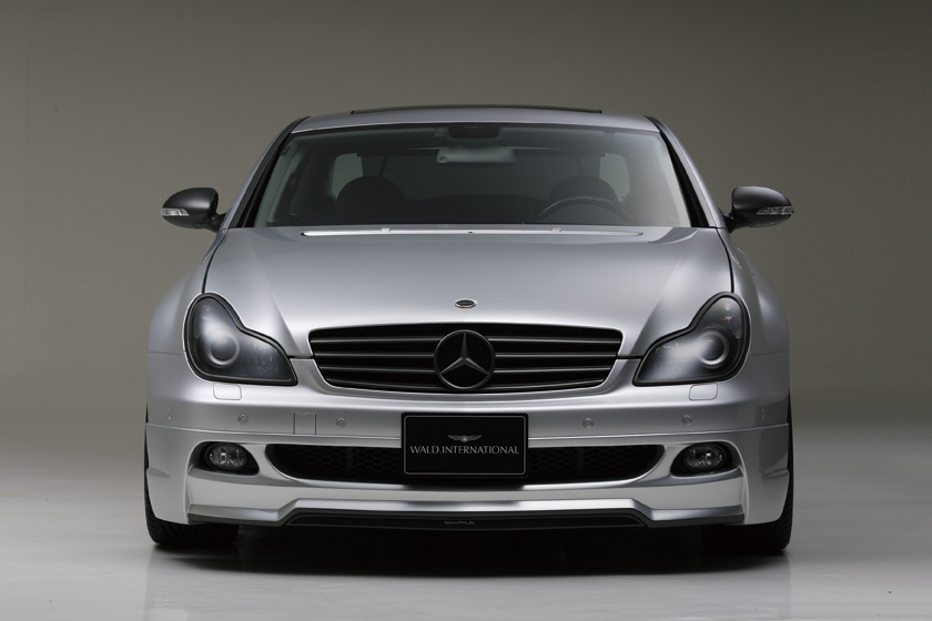 WALD Sports Line Mercedes-Benz CLS-Class C219 head-on front view with WALD front spoiler and WALD International plate