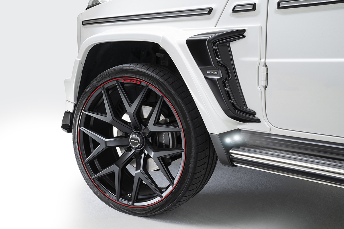 WALD G-Class W463A Sports Line front fender duct panel detail — ABS over fender with air duct, LED lamp LED2P22T and WALD emblem