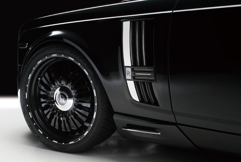 WALD Rolls-Royce Phantom 7 Series I front fender and forged wheel detail