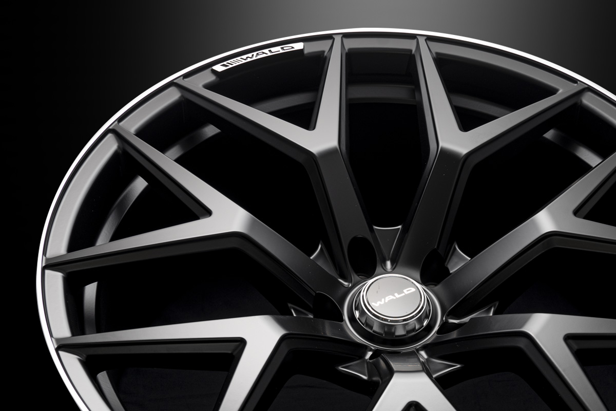 WALD MB001 24 inch forged SUV wheel detail with the WALD centre cap and rim engraving