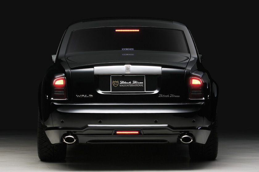 Rolls-Royce Phantom 7 Series I WALD Black Bison — rear view with LEDB6301 lamp and twin exhaust tips
