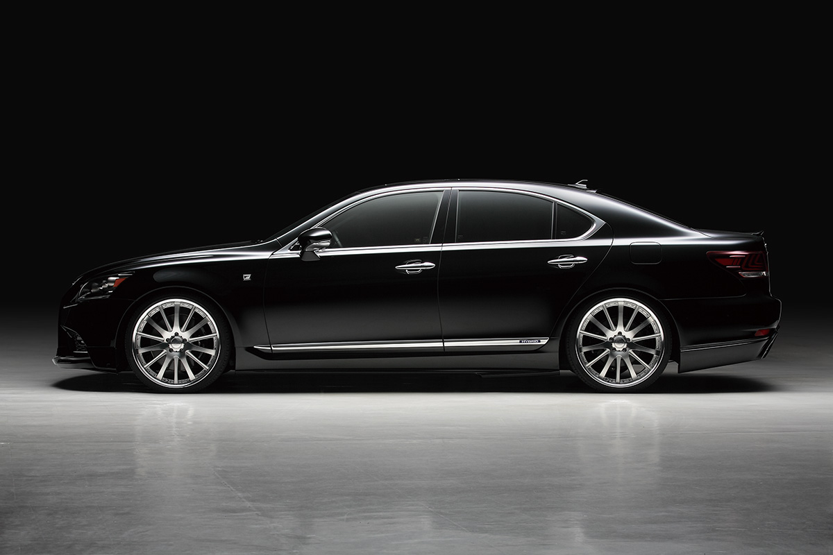 WALD Lexus LS600h F SPORT side profile in black showing WALD side skirts on multi-spoke wheels