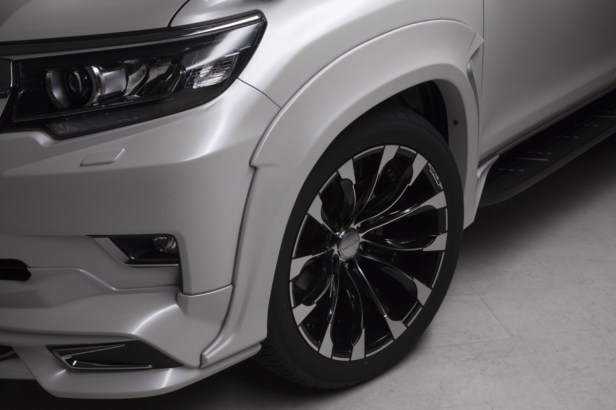 WALD Sports Line Prado 150 wide arch over-fender and WALD wheel detail