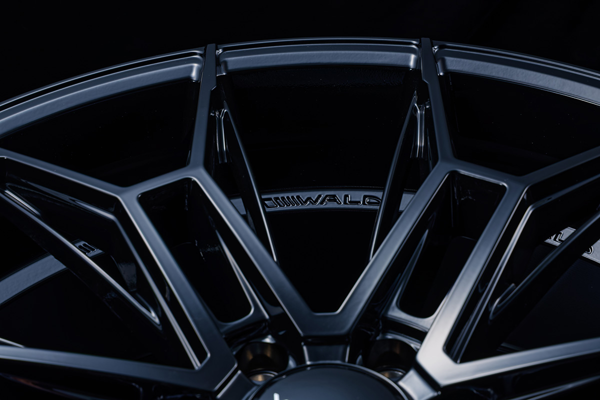 WALD ELDORANTE E11C close-up of the intersecting spokes and WALD-engraved inner barrel