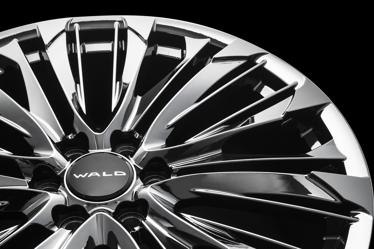 Close detail of the WALD FS001 DBC wheel spokes and rim edge