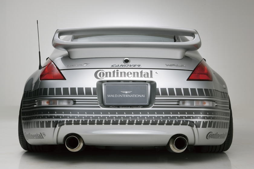 WALD Nissan Fairlady Z Z33 — head-on rear view with WALD rear skirt, rear wing and twin exhaust outlets