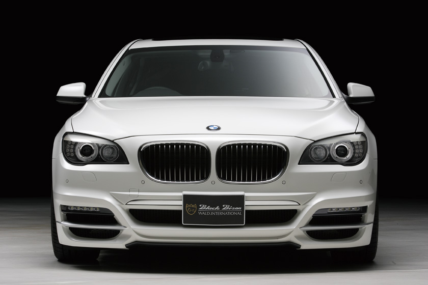 WALD BMW 7 Series M Sport F01 Black Bison head-on front view with LEDGL1321 LED lamps in the WALD front lip spoiler