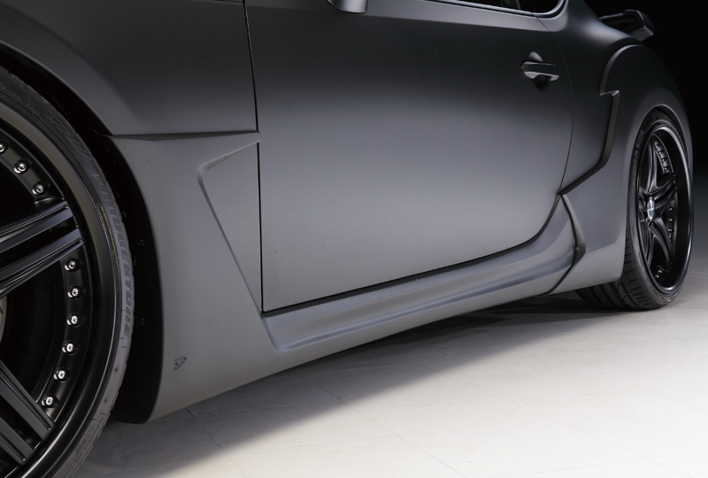 WALD Toyota 86 ZN6 Sports Line side skirt detail along the lower body