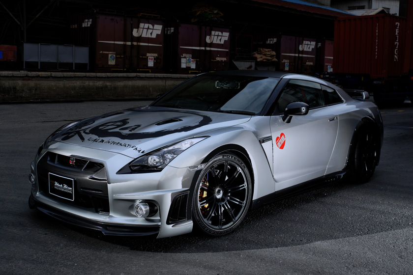 Silver WALD Black Bison GT-R R35 front three-quarter view with front bumper spoiler