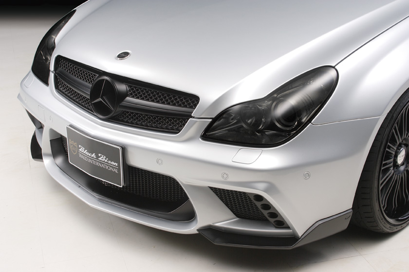WALD Mercedes-Benz CLS C219 front bumper spoiler detail with LED lamp and mesh grille