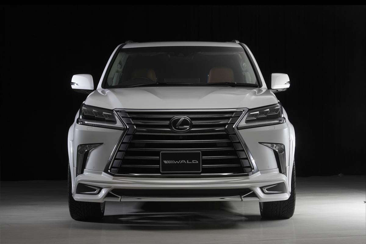WALD Lexus LX570 head-on front view — ABS front spoiler with chrome plated garnish and spindle grille