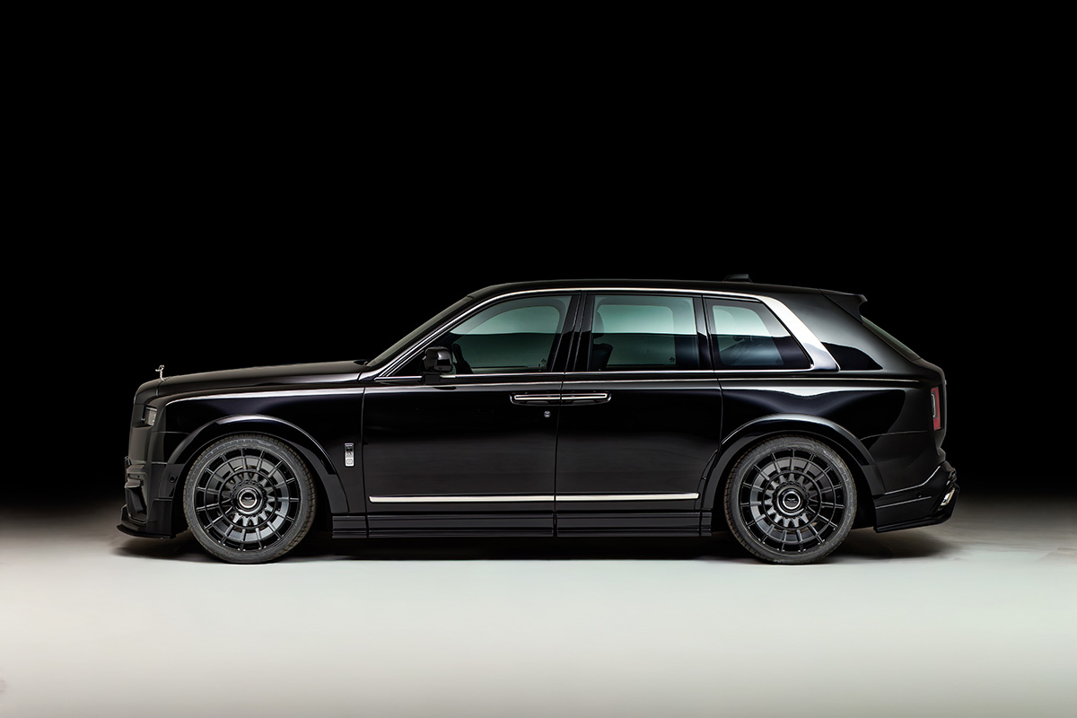 Side view of a black Rolls-Royce Cullinan fitted with WALD ZETTON Forged 24-inch wheels
