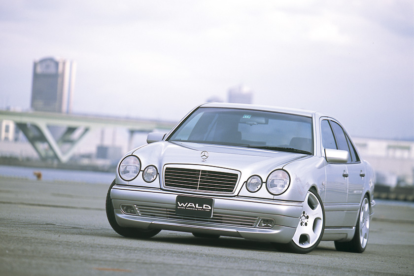 Mercedes-Benz E-Class W210 WALD Executive Line 1996–1999 front three-quarter view with WALD front spoiler