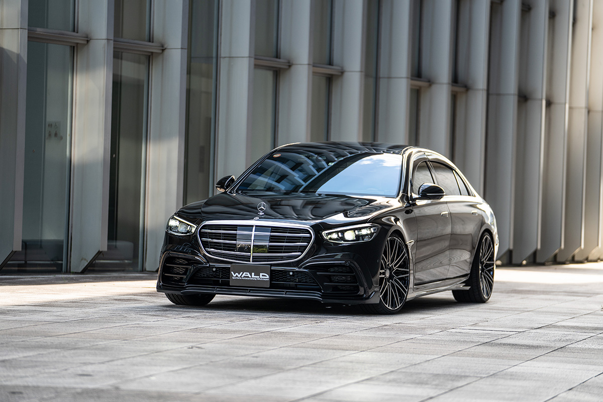 WALD Black Bison Mercedes-Benz S-Class W223 front view with front spoiler and forged wheels