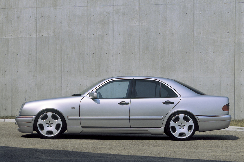 Mercedes-Benz E-Class W210 WALD Executive Line side profile with WALD side skirts and forged wheels