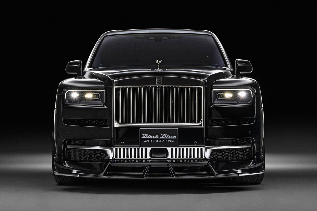 Rolls-Royce Cullinan 2018–2024 WALD body kit — head-on front view with chrome-plated lower grille