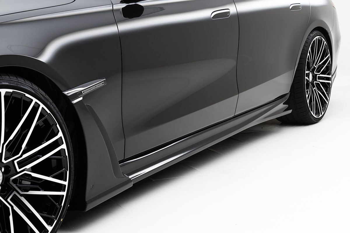WALD W223 side skirt detail along the sill of the Mercedes-Benz S-Class AMG Line