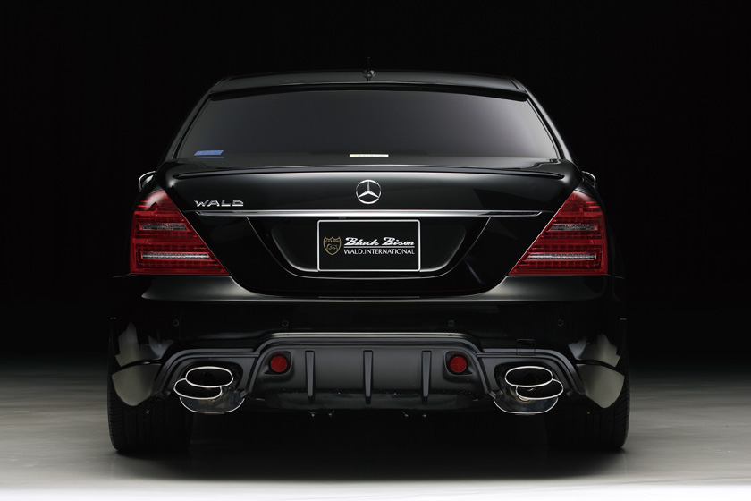 WALD Mercedes S-Class W221 2010–2013 rear view with LED reflector rear bumper spoiler and exhaust tips