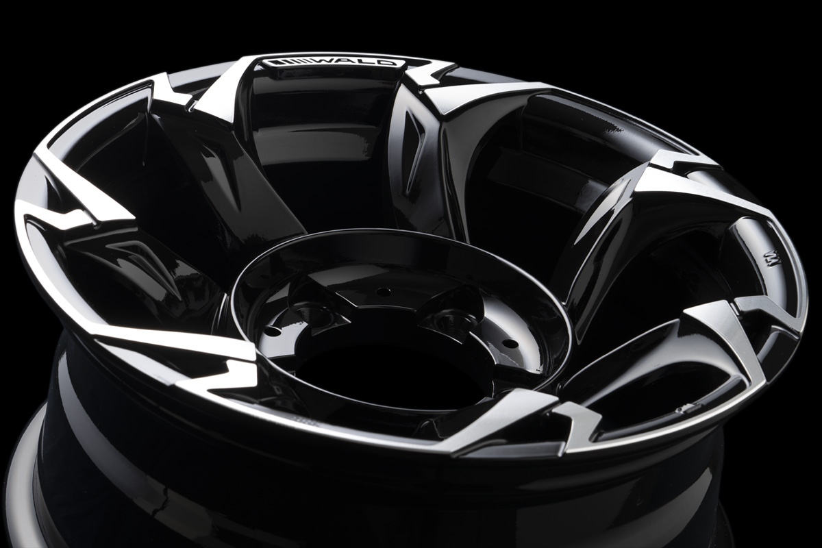 Black Polish WALD Vorsalino V11C SUV wheel barrel and inner spoke detail