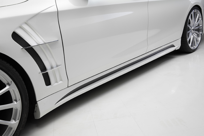 WALD Mercedes-Benz S-Class W222 pre-facelift side skirt and front fender duct detail