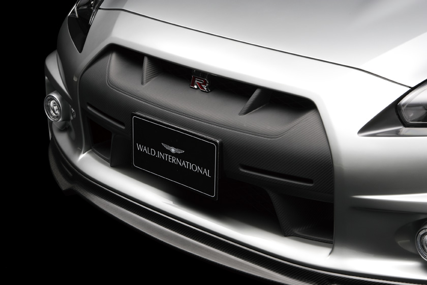 WALD GT-R R35 grill cover and front lip spoiler detail with WALD International plate